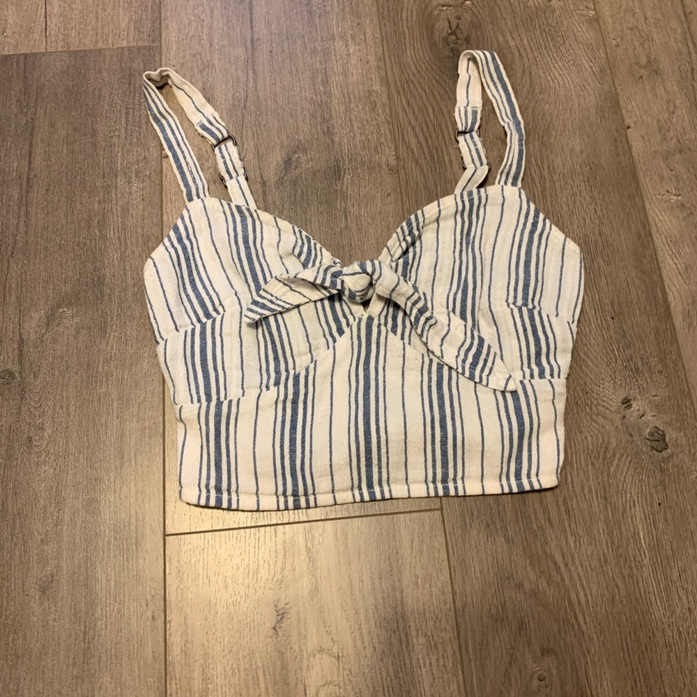 hollister crop top